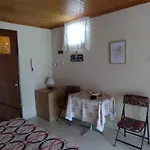 An Entire Studio- Farida-free Parking-wifi Апартаменты *