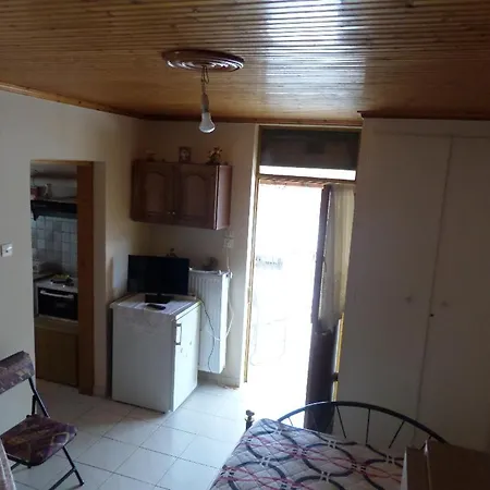 An Entire Studio- Farida-free Parking-wifi Appartamento