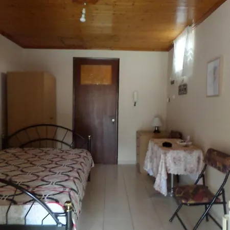 An Entire Studio- Farida-free Parking-wifi Lägenhet