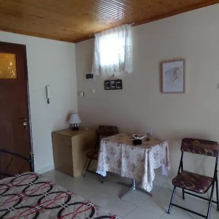 An Entire Studio- Farida-free Parking-wifi Appartamento *
