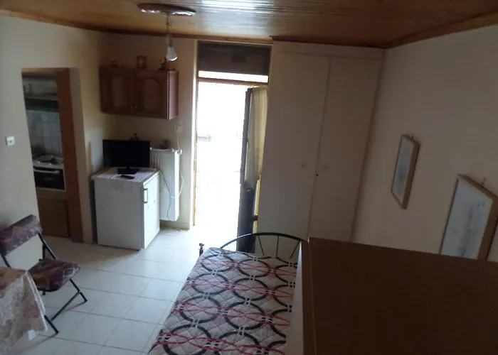 An Entire Studio- Farida-free Parking-wifi